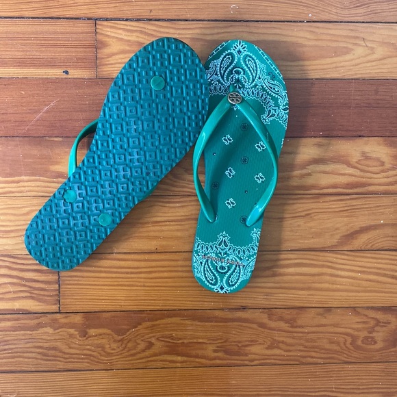 Tory Burch Green Bandanna Flip Flops - Picture 2 of 5